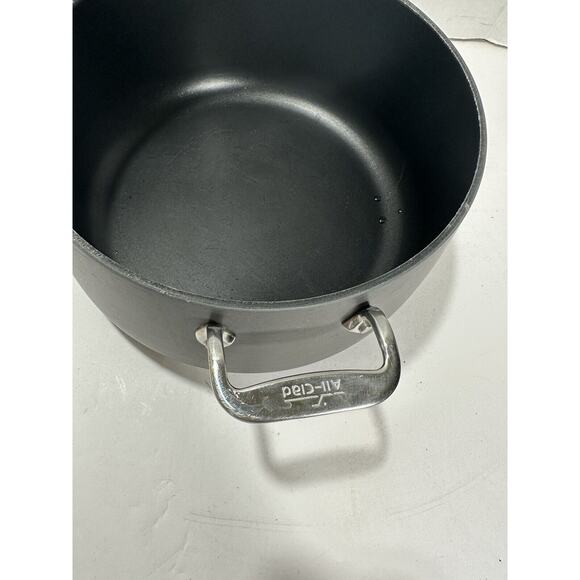 All-Clad HA1 Hard Anodized Nonstick Stockpot | 8 Qt. - 7.6 L Soup Pot No Lid - Picture 2 of 7
